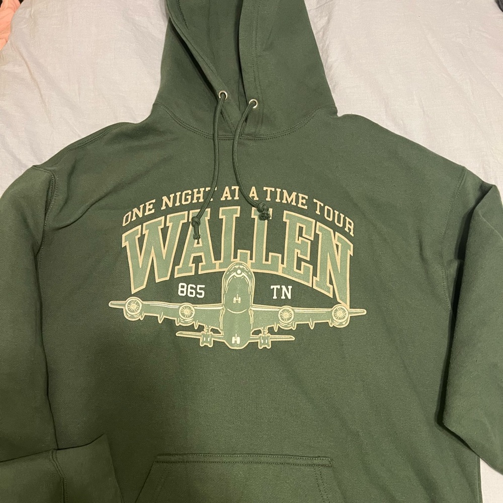 Morgan Wallen official merch hoodie in green!